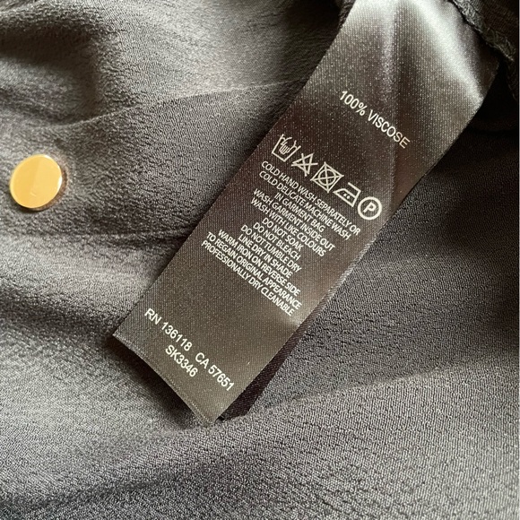 H&M| Size 10 - Flowy Black midi Skirt with Gold Buttons and pockets - Picture 4 of 6